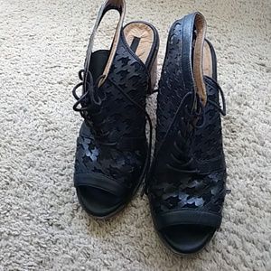 Open toe, squared sandles